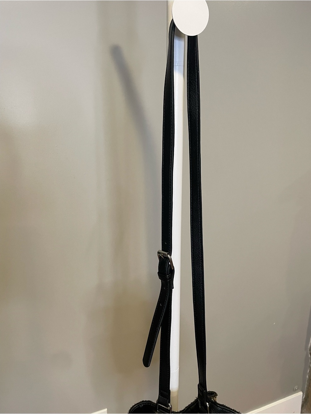 JustFab Black and Cream Woven Drawstring Shoulder Bag - Picture 4 of 8